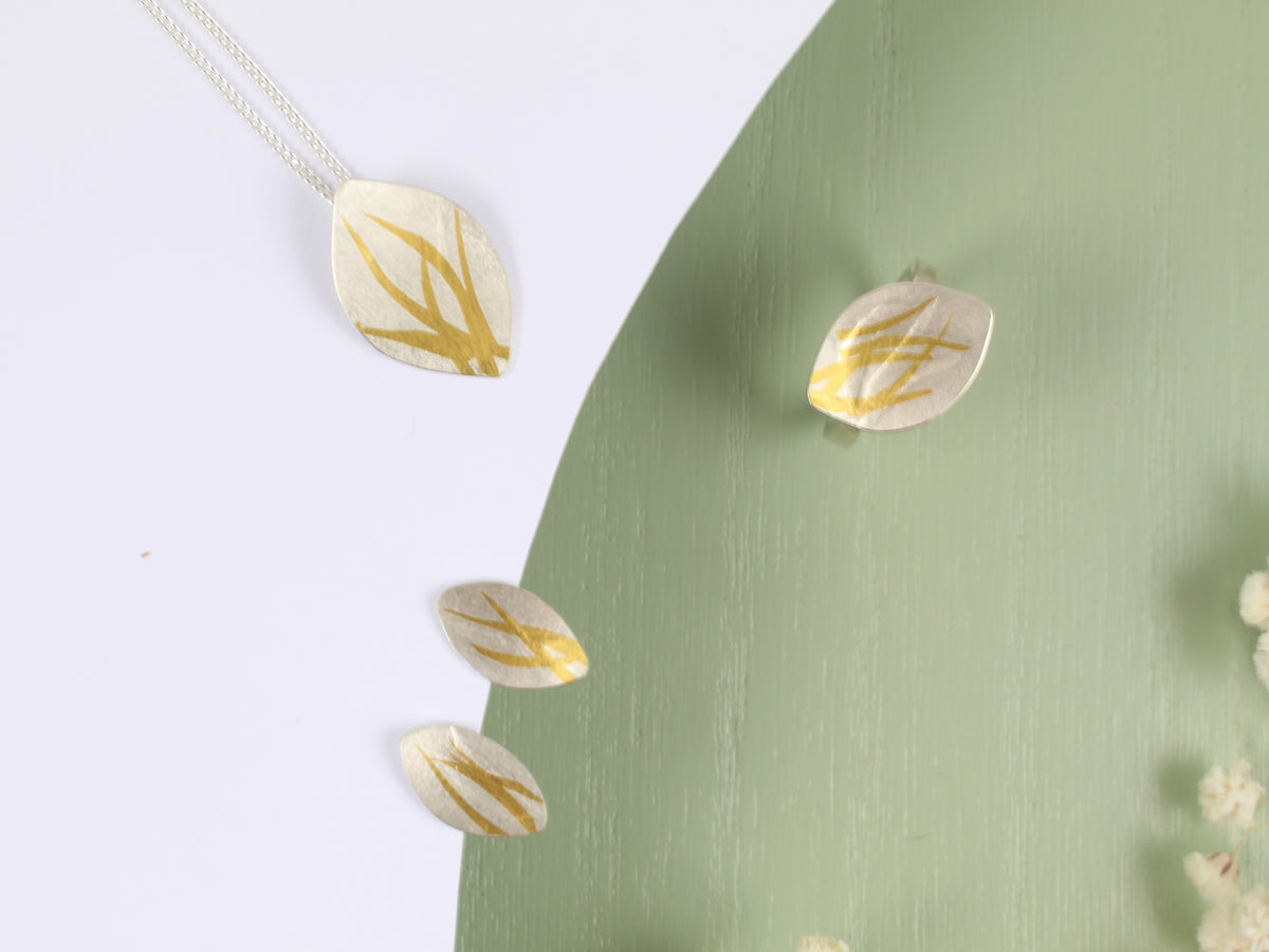 Silver Seagrass Pendant